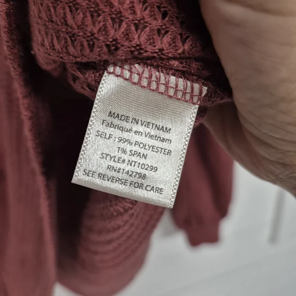 New In Raw Edge Detail Hooded Knit Woman's Top Dark Mauve Size Small - Picture 8 of 9